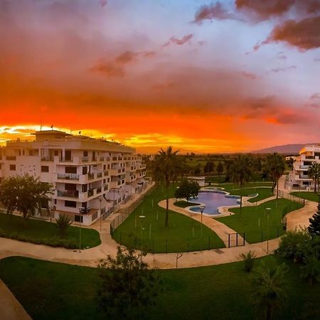 Bajo Puerta De Alcazaba Appartement Retamar  Buitenkant foto