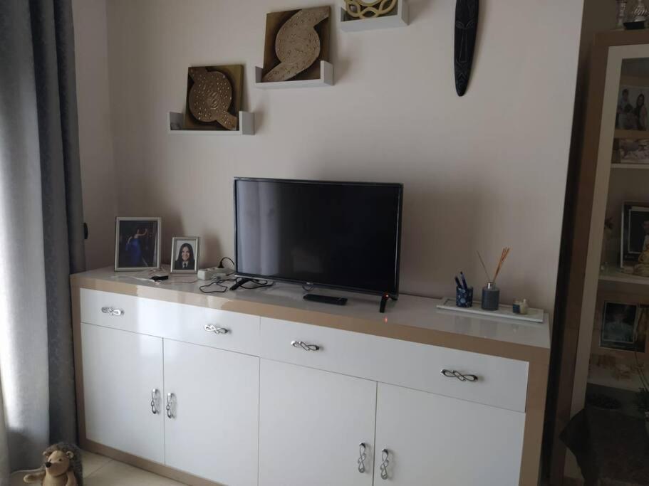 Bajo Puerta De Alcazaba Appartement Retamar  Buitenkant foto