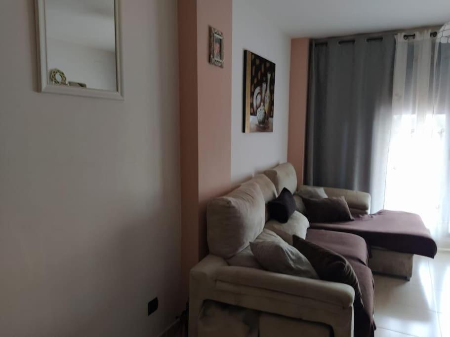 Bajo Puerta De Alcazaba Appartement Retamar  Buitenkant foto