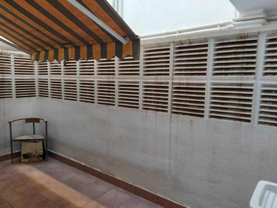 Bajo Puerta De Alcazaba Appartement Retamar  Buitenkant foto