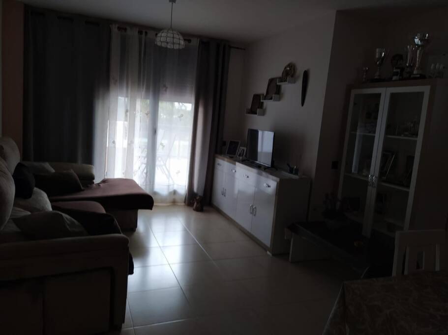 Bajo Puerta De Alcazaba Appartement Retamar  Buitenkant foto